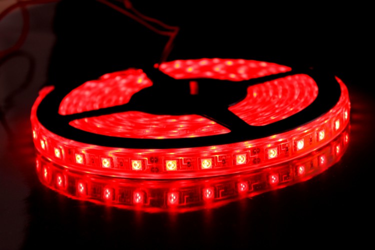 Лента светодиодная ЭРА, влагозащищенная 60 LED 4,8Вт 5мх8мм красный